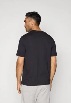 Reebok LOGO COLOR - Print T-shirt - Black -Zalando UK-Outlet 0077f09a589c4cf0b51aaed05b2b3161