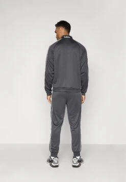 Nike Performance LOS ANGELES LAKERS CLUB SET - Club Wear - Anthracite/sail -Zalando UK-Outlet 016fa25f9d46455396ee52c461a7b871