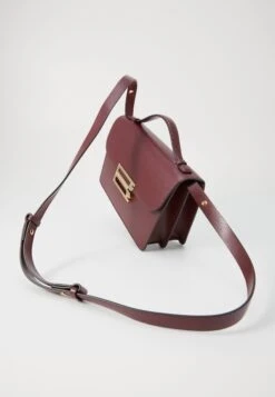 Victoria Beckham DORIAN BAG - Handbag - Burgundy -Zalando UK-Outlet 018c1c17526a4fefa02dd3dfcd871439