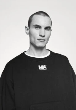 Cropped Crewneck - Sweatshirt - Black -Zalando UK-Outlet 034ee2a91af84e3dbe8efecc1d9240b2