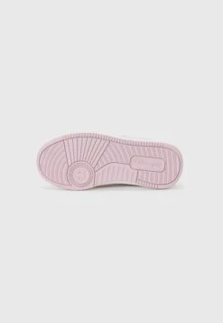 Champion RD18 LOW UNISEX - Trainers - Off-white/pink -Zalando UK-Outlet 07ce6db357f84001a56c3bb62ab6f5e3