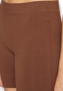 WEEKDAY Ina Seamless- Shorts - Brown -Zalando UK-Outlet 09f22a20133945fba64e140595fff6bd