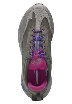 Reebok Classic Zig Kinetica 2.5 Edge - Trainers - Army Green/Boulder Grey/Semi Proud Pink -Zalando UK-Outlet 0af44c3e82ad4bd5b26a1f67e9944286