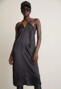 Han Kjøbenhavn Strap Dress - Cocktail Dress / Party Dress - Black