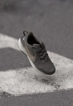 Nike Performance PEGASUS 5 UNISEX - Trail Running Shoes - Black/desert Ochre/college Grey 21 Nike Performance PEGASUS 5 UNISEX - Trail Running Shoes - Black/desert Ochre/college Grey -Zalando UK-Outlet 121e76379650479e8b9ec8da3ddae8f4