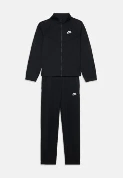 Nike Sportswear TRACKSUIT SET UNISEX - Tracksuit - Light Army/fir/white -Zalando UK-Outlet 1307cc5519844439beb3120e877bb8fb