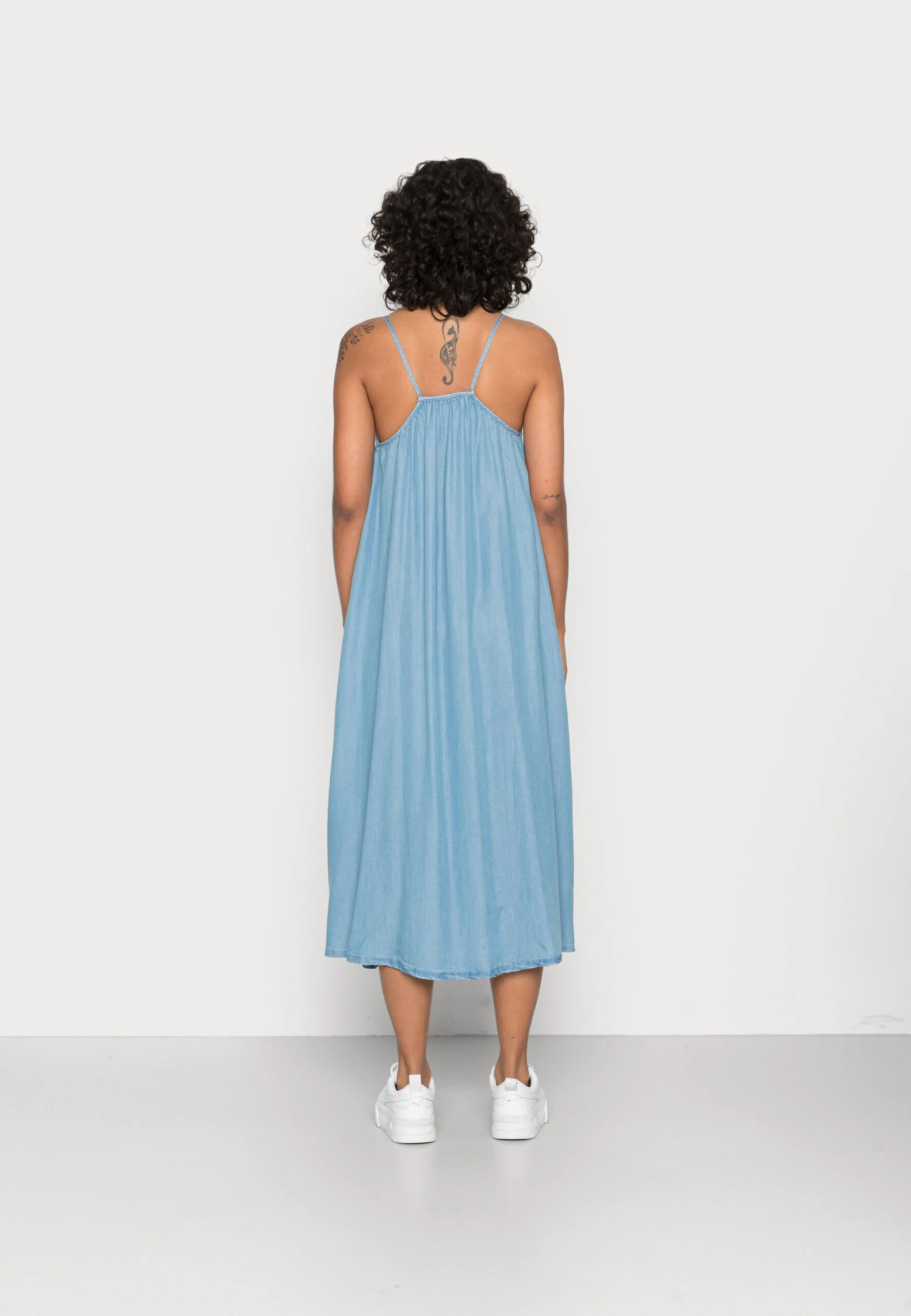 Lee High Summer Dress - Day Dress - Arctic Ice 3 Lee High Summer Dress - Day Dress - Arctic Ice - Image 3