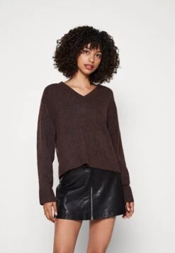 WEEKDAY Ellen V Neck- Jumper - Brown Dark