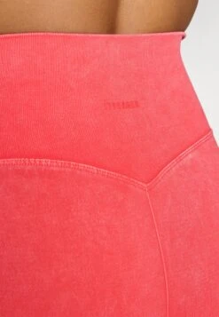 Stronger WASHED SEAMLESS SHORTS - Leggings - Hot Summer Red -Zalando UK-Outlet 1a0ba3360f87469cb69545eb2f14ee9e