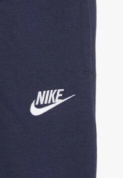 Nike Sportswear Club Cuff Pant - Tracksuit Bottoms - Midnight Navy -Zalando UK-Outlet 1ac74efe40c244c488eb5fc01dd97c0a