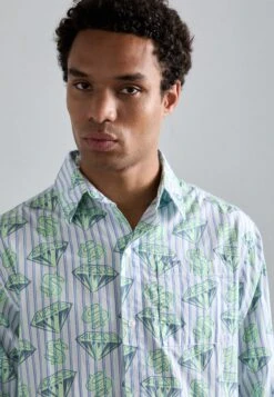 Billionaire Boys Club GLOW IN THE DARK DIAMONDS & DOLLARS STRIPED - Shirt - White/blue -Zalando UK-Outlet 1d2d5e52b40d48169c1a092b9e16f15d