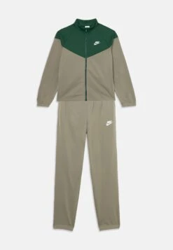 Nike Sportswear TRACKSUIT SET UNISEX - Tracksuit - Light Army/fir/white