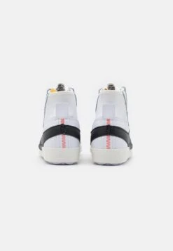 Nike Sportswear Blazer Mid '77 Jumbo Unisex - High-Top Trainers - White/Black/Sail/Team Orange -Zalando UK-Outlet 1fac999507a84688a2299c8ca0af11bd