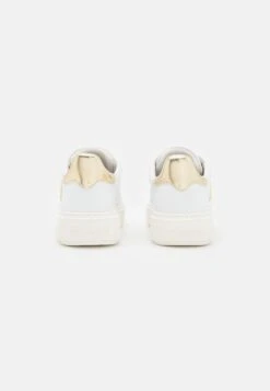 LOVE MOSCHINO Trainers - Fantasy Color -Zalando UK-Outlet 2162a0419ead4c4d83d61d1605380c48