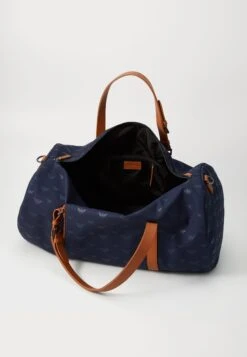 Emporio Armani HOLDALL - Weekend Bag - Iconico Blue -Zalando UK-Outlet 21a44736e53e408eb207ed719c1d8644