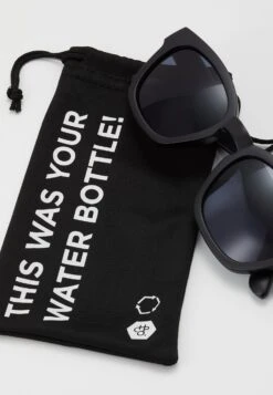 CHPO Vik - Sunglasses - Black -Zalando UK-Outlet 29d6197a3a9c49ce8c43056e4cc2524e