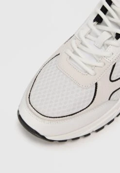 Calvin Klein Jeans HIKE RUNNER - Trainers - Bright White/black 13 Calvin Klein Jeans HIKE RUNNER - Trainers - Bright White/black -Zalando UK-Outlet 2a77f3be7c8740d787dd6555cff54a1d