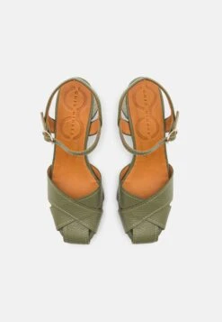 Chie Mihara Classic Heels - Sandonis Mili/zandu Mili 9 Chie Mihara Classic Heels - Sandonis Mili/zandu Mili -Zalando UK-Outlet 2c9de0e1446648498b954f489544cb31