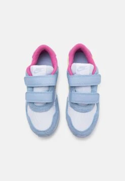 Nike Sportswear Md Valiant Unisex - Trainers - Cobalt Bliss/Citron Tint/Football Grey/Cosmic Fuchsia -Zalando UK-Outlet 2cb6779c8ef448f3b6e11960952505e4