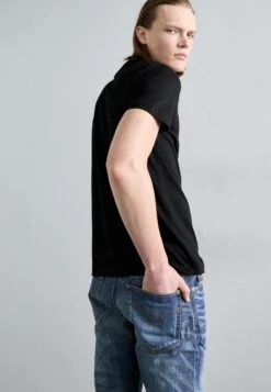 Versace PANT - Straight Leg Jeans - Medium Blue -Zalando UK-Outlet 2d076cd5e68444b7b6f46b50ffcfb6d6