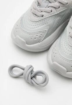 Adidas Originals Ozelia El Unisex - Trainers - Grey Two 11 Adidas Originals Ozelia El Unisex - Trainers - Grey Two -Zalando UK-Outlet 2d95c6f4c50d46708290e9eae2460473