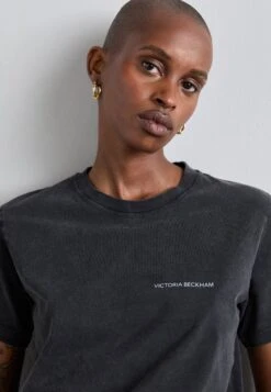 Victoria Beckham SHRUNKEN LOGO TEE - Basic T-shirt - Black -Zalando UK-Outlet 2db5e3c0450443349e800cfccfdba246