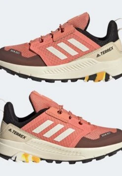 ADIDAS PERFORMANCE Terrex Trailmaker R.Rdy Unisex - Hiking Shoes - White Coral Gold Coloured -Zalando UK-Outlet 2f1cb99856144270bb62c0458f939f80
