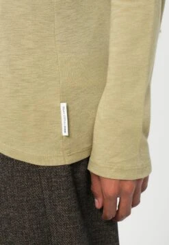 Marc O'Polo DENIM TURTLENECK - Long Sleeved Top - Artichoke Leaf -Zalando UK-Outlet 2f7a37f1fcc24cc3b2b726a54803feec