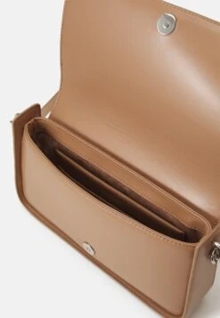 Calvin Klein Archival Chain Shoulder Bag - Across Body Bag - Safari 6 Calvin Klein Archival Chain Shoulder Bag - Across Body Bag - Safari -Zalando UK-Outlet 3074ccf70bf0470cad15c4c47f599a68