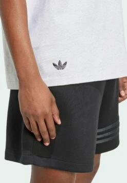 Adidas Originals NEU - Print T-shirt - Light Grey Heather -Zalando UK-Outlet 31167b1928b4479b80002bb4f5c31f08
