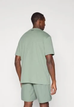 Boss TEE ICONIC - Print T-shirt - Open Green -Zalando UK-Outlet 365a900ac1a9402eb820be8409b2430a