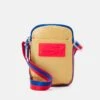 Nike Sportswear Heritage Crossbody Unisex - Phone Case - Celestial Gold/Bright Crimson
