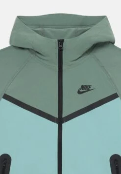 Nike Sportswear Training Jacket - Cannon/clay Green/black -Zalando UK-Outlet 398a4d80fc5142e1952d07cbc43540d4