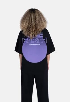 ONE EARTH UNISEX - Print T-shirt - Black
