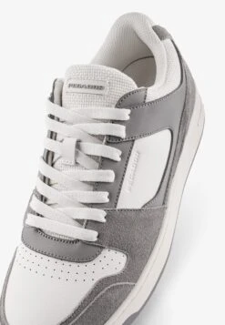 Pegador CITIGO LOW UNISEX - Trainers - Grey/off-white -Zalando UK-Outlet 3a14797e63fa48f5a46a4afab6c58464