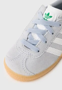 Adidas Originals GAZELLE UNISEX - Trainers - Silver-coloured/white/green -Zalando UK-Outlet 3a1f4b91a57a4319ba579afd1949d46f