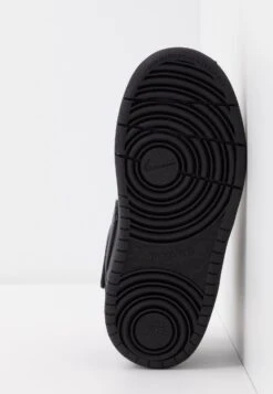 Nike Sportswear Court Borough Mid Unisex - High-Top Trainers - Black -Zalando UK-Outlet 3a23f6bb05964225852b43e4de1c5c5d