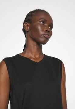 Filippa K V-Neck Tank- Top - Black -Zalando UK-Outlet 3bb9a4cc2e234950a44decaa2516e260