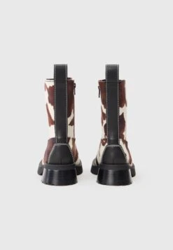 Miista YOLANDA - Cowboy/biker Ankle Boot - Brown -Zalando UK-Outlet 3c30687cb38242c1ba656e6778abfcdd