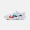 Nike Performance Air Zoom Pegasus 40 Pr Gs Unisex - Neutral Running Shoes - White/Multi-Coloured/Football Grey