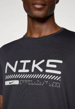 Nike Performance WINTER MILER TOP - Sports T-shirt - Black/reflective Silver-coloured 11 Nike Performance WINTER MILER TOP - Sports T-shirt - Black/reflective Silver-coloured -Zalando UK-Outlet 417cf38437c648df81da68b1a5ed6aad