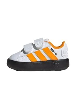 ADIDAS PERFORMANCE STAR WARS GRAND COURT 2.0 KIDS - Road Running Shoes - Footwear White/gold Metallic/preloved Bronze -Zalando UK-Outlet 42c6675dea1a4498a49dbb50b874fa52