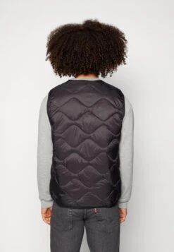 Minimum Quilos- Waistcoat - Black -Zalando UK-Outlet 455597582fd34a738dd895abfe3afda2