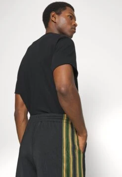 Wood Wood Rodney Track Pants - Tracksuit Bottoms - Black 9 Wood Wood Rodney Track Pants - Tracksuit Bottoms - Black -Zalando UK-Outlet 45a70dd1abac4e139000500cf31169ec