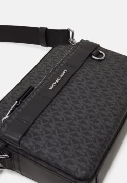 Michael Kors DUAL XBODY UNISEX - Cross Body Bag - Black -Zalando UK-Outlet 47b2e0e9540d46b28f065bdf088d9ae6