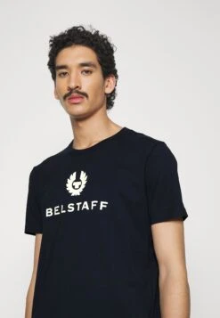 BELSTAFF Signature - Print T-Shirt - Dark Ink 9 BELSTAFF Signature - Print T-Shirt - Dark Ink -Zalando UK-Outlet 4fc74a48e42f476aa934c4d295f8edbf