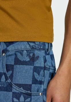 Adidas Originals MONOGRAM ALL OVER - Relaxed Fit Jeans - Indigo Denim -Zalando UK-Outlet 5090cb636e054c4bbd74f9e68b967630