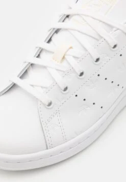Adidas Originals Stan Smith Unisex - Trainers - Cloud White/Cream White -Zalando UK-Outlet 5174afd977174f9faadcd0413c7cd1e0