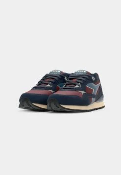 Diadora N92 ADVANCE UNISEX - Trainers - Cabernet -Zalando UK-Outlet 51b115b2a56f4f01a92e11b217789105