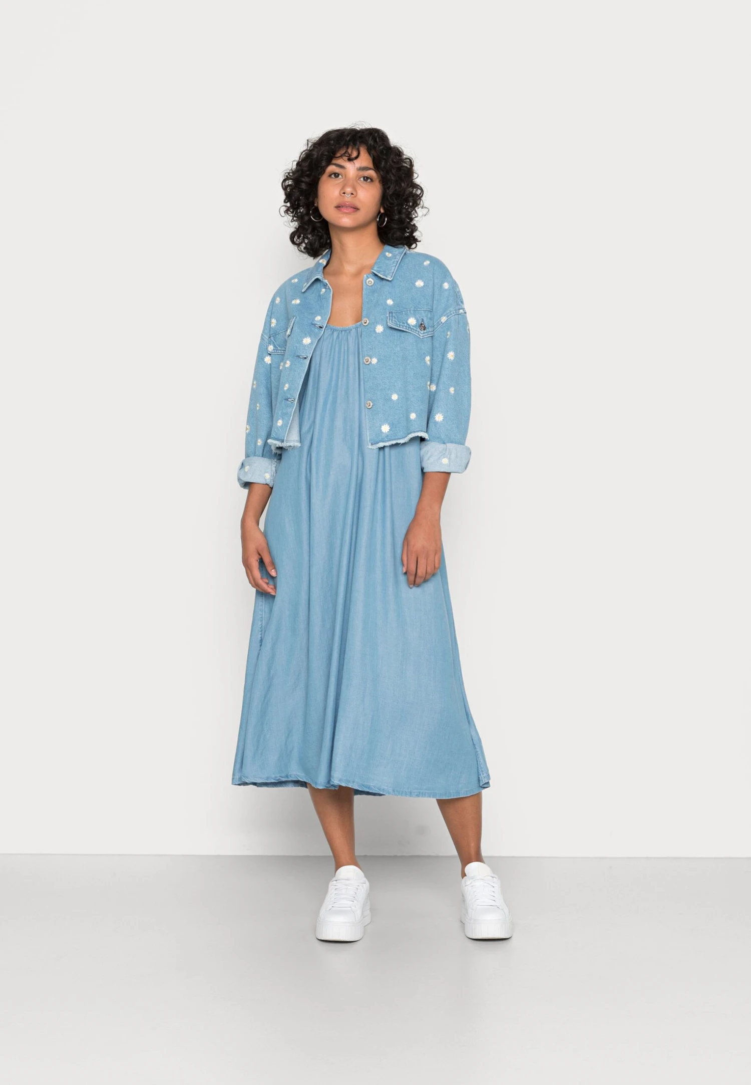 Lee High Summer Dress - Day Dress - Arctic Ice 2 Lee High Summer Dress - Day Dress - Arctic Ice - Image 2